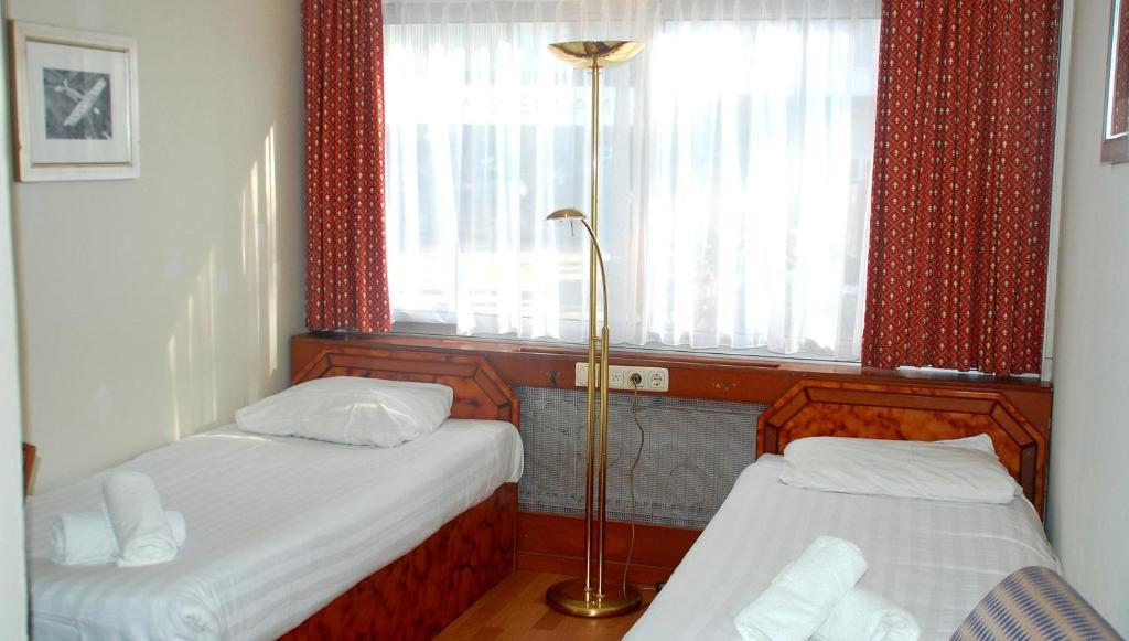 Budget Hostel Bargain Toko Amsterdam Room photo